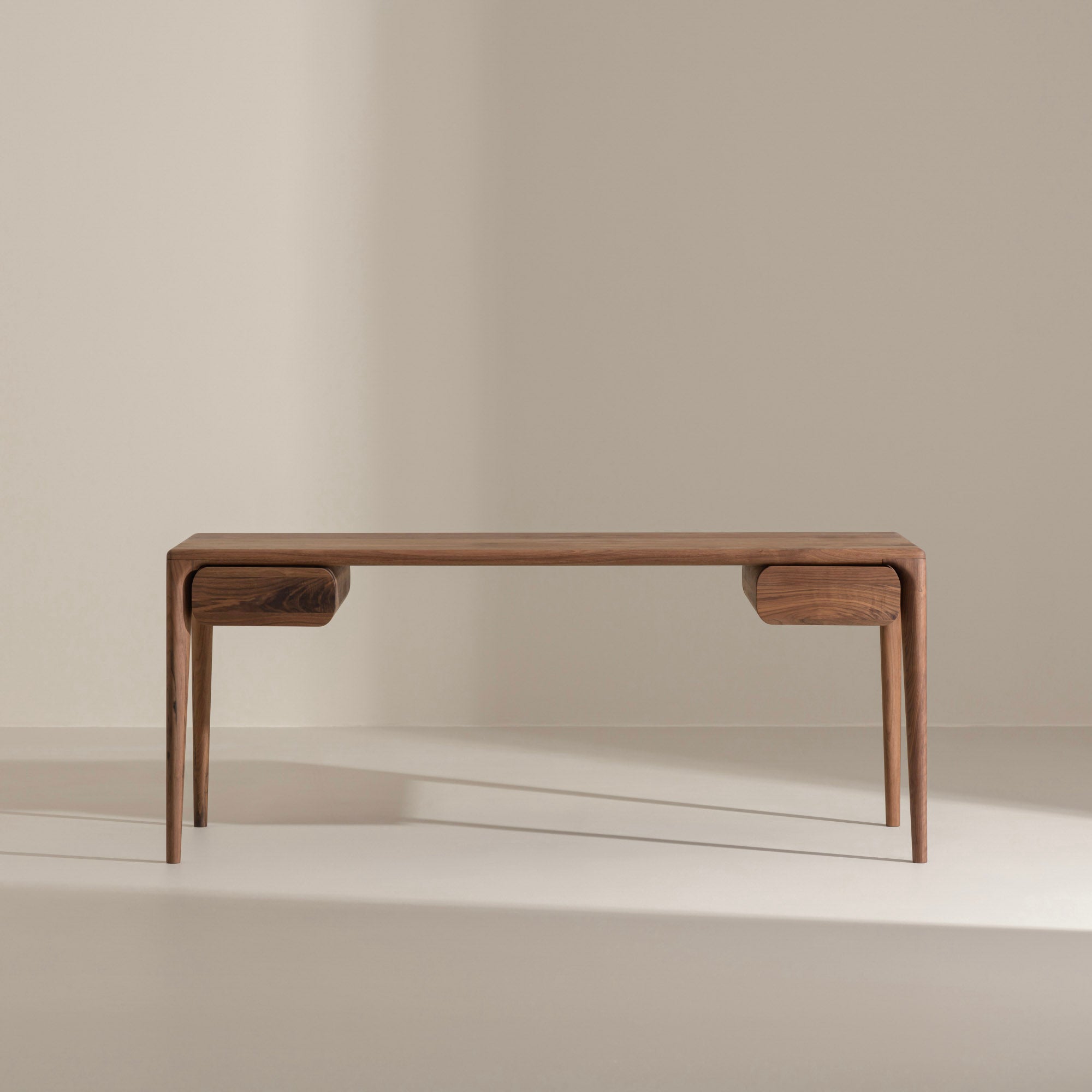 LÜNA Bureau image 19