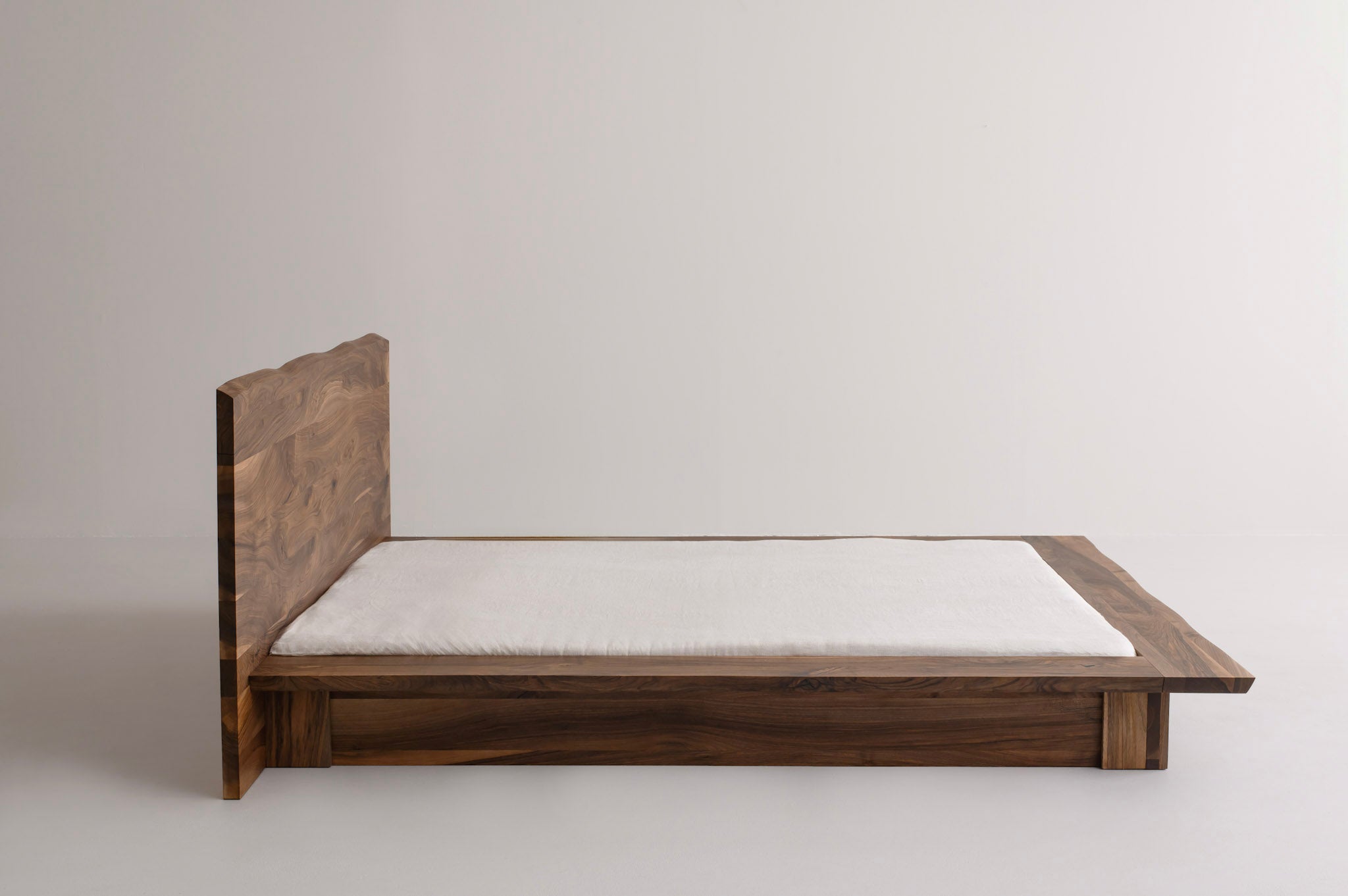 KAATJE | Bedframe image 22