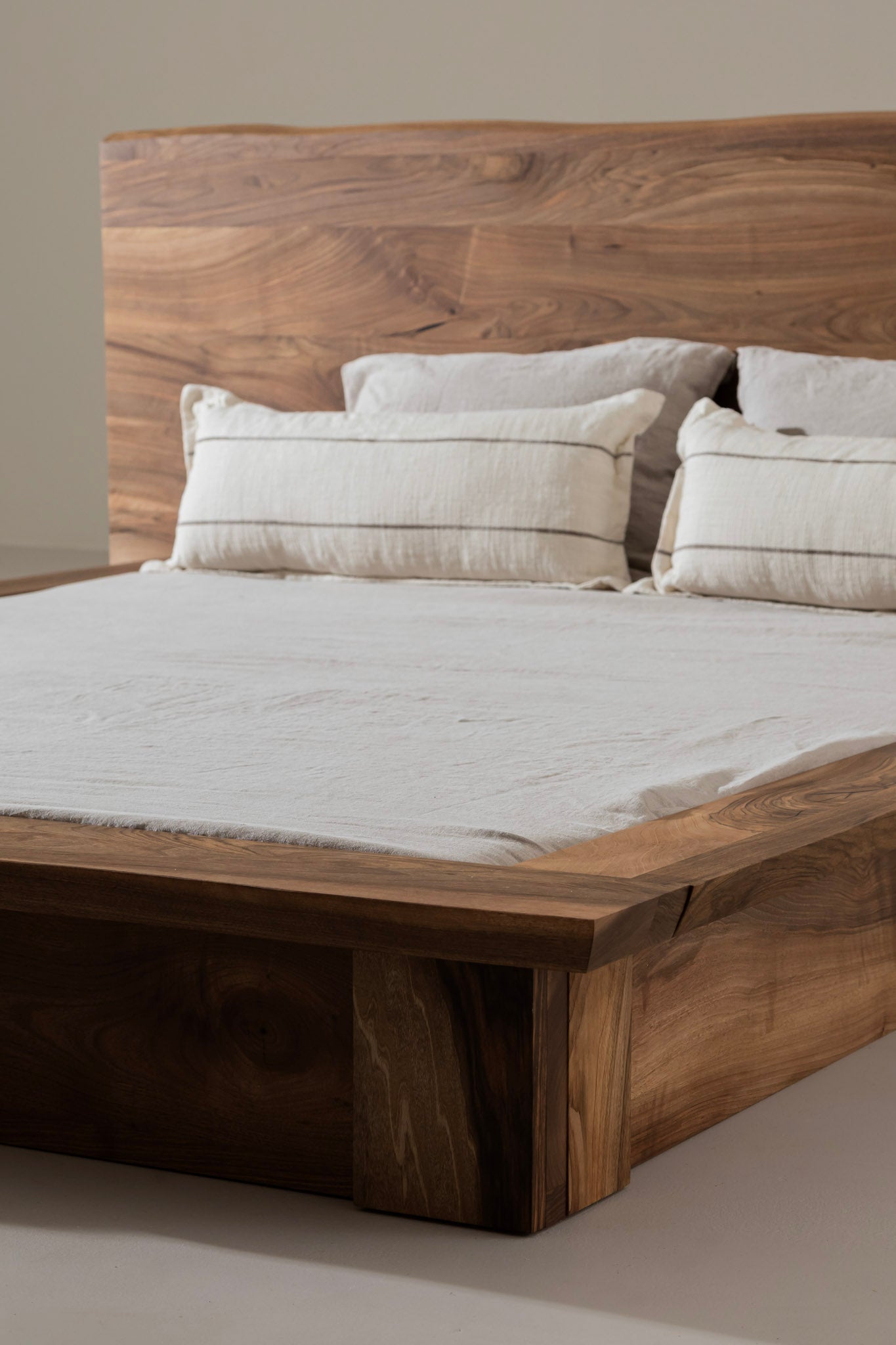 KAATJE Bedframe image 29