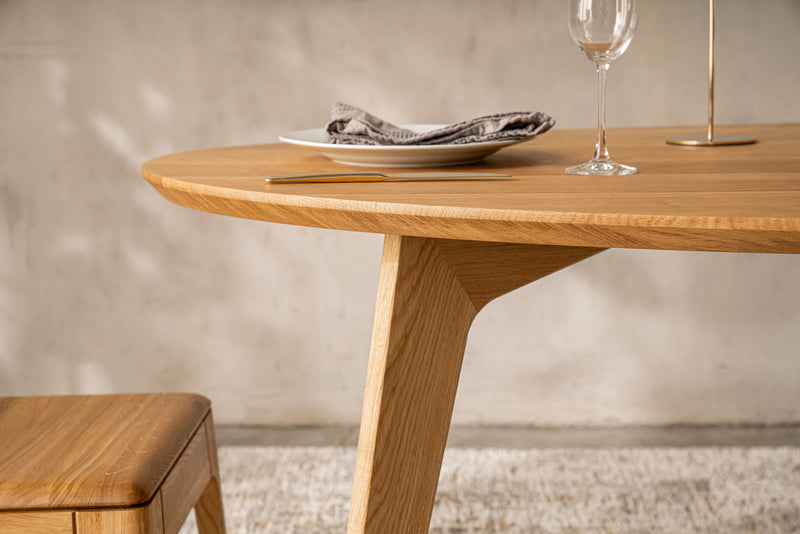 AMBER Oval | Dining Table