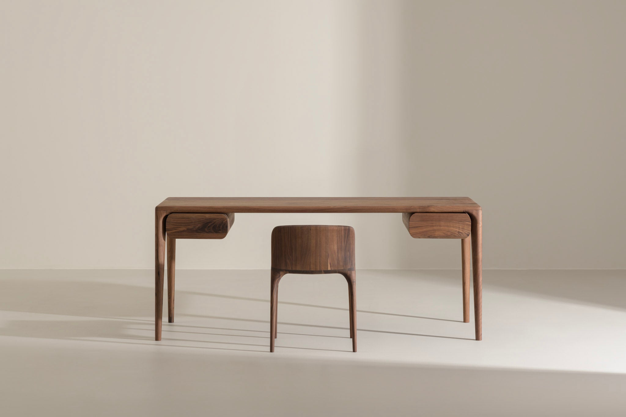 LUNA Desk